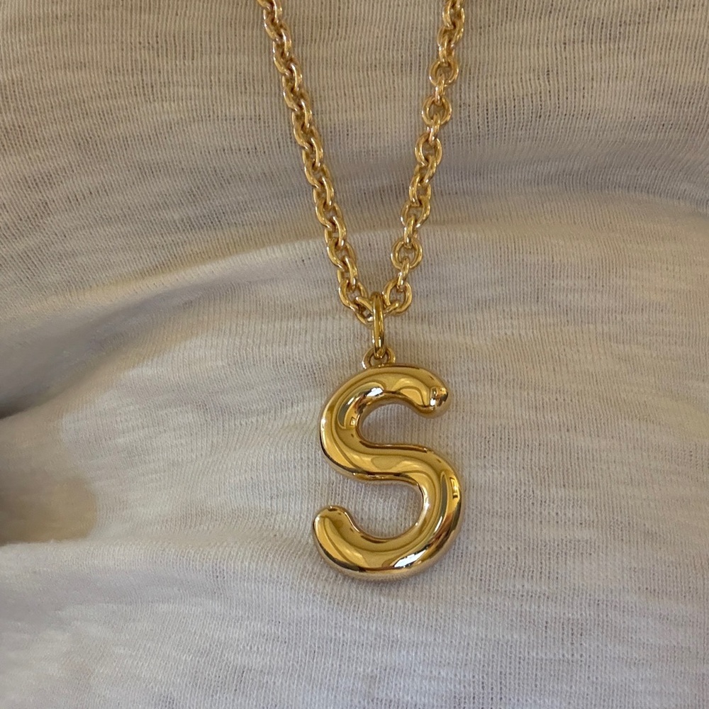 Roxanne Assoulin large Gold Initial 'S' Pendant Necklace NWOT